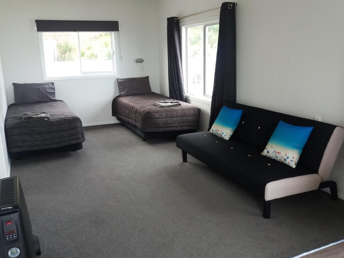 Mahia Motel And Holiday Park Экстерьер фото